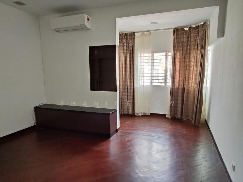 Rumah Teres 2-Tingkat untuk Dijual di Bandar Puteri Puchong (Puchong) - Shanice Low - Living Room - PropertyGuru.com.my