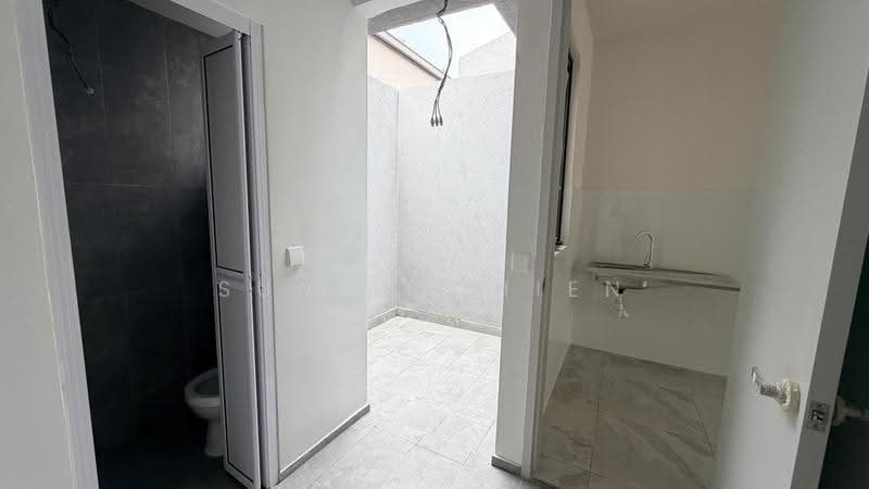 Rumah Teres untuk Dijual di Taman Bukit Serdang (Seri Kembangan) - Sunny Chien - PropertyGuru.com.my