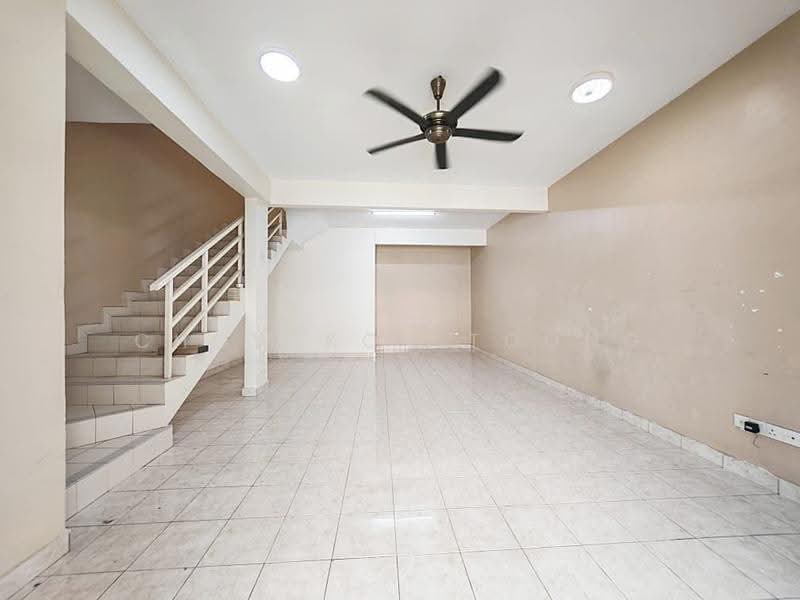 Rumah Teres 2-Tingkat untuk Dijual di Taman Putra Prima (Puchong) - Chow Kok Toong - Living Room - PropertyGuru.com.my