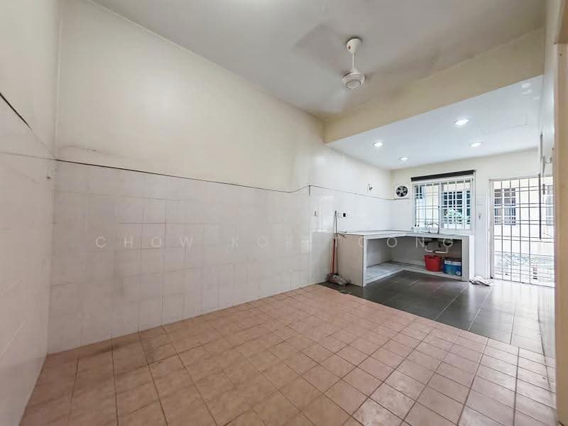 Rumah Teres 2-Tingkat untuk Dijual di Taman Putra Prima (Puchong) - Chow Kok Toong - Kitchen - PropertyGuru.com.my