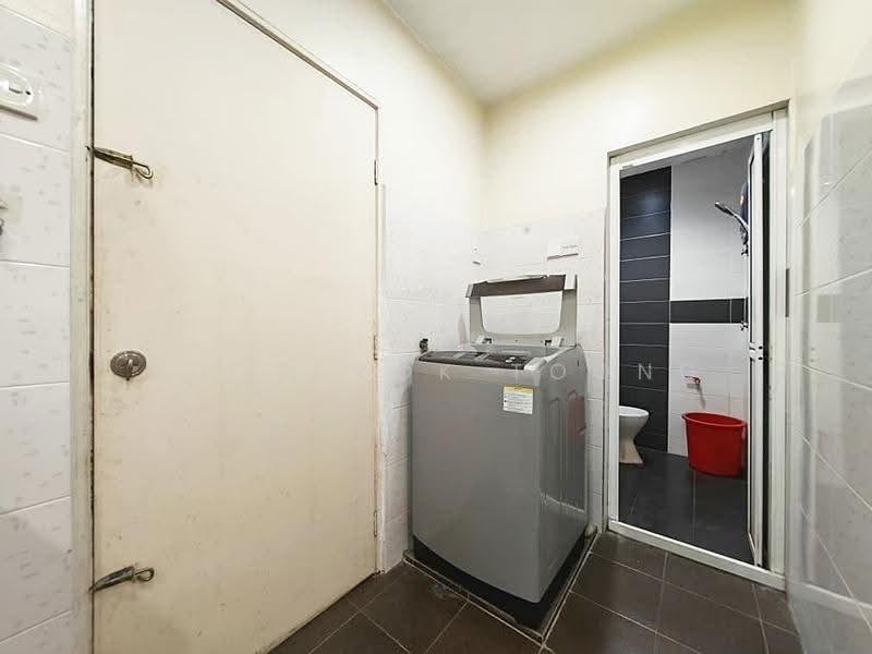 Rumah Teres 2-Tingkat untuk Dijual di Taman Putra Prima (Puchong) - Chow Kok Toong - Bathroom - PropertyGuru.com.my