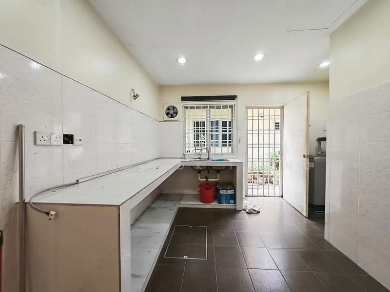 Rumah Teres 2-Tingkat untuk Dijual di Taman Putra Prima (Puchong) - Chow Kok Toong - Kitchen - PropertyGuru.com.my
