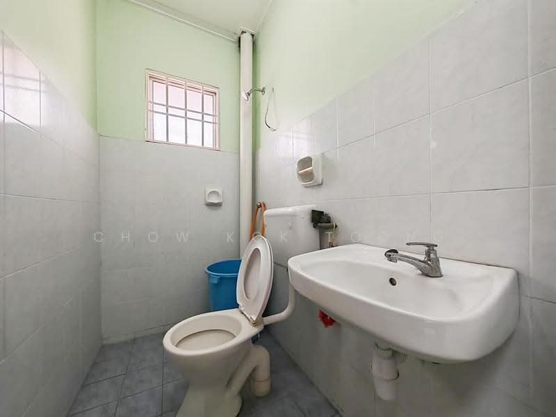 Rumah Teres 2-Tingkat untuk Dijual di Taman Putra Prima (Puchong) - Chow Kok Toong - Bathroom - PropertyGuru.com.my