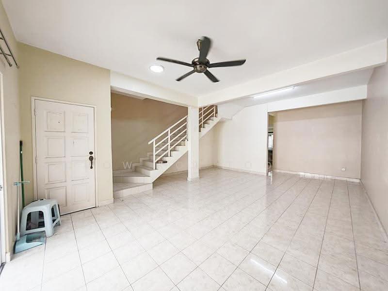 Rumah Teres 2-Tingkat untuk Dijual di Taman Putra Prima (Puchong) - Chow Kok Toong - Living Room - PropertyGuru.com.my