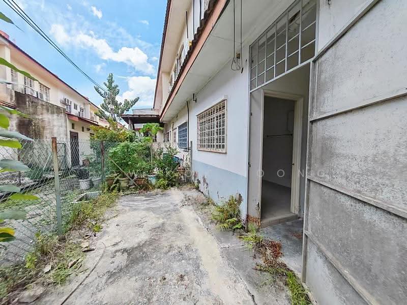 Rumah Teres 2-Tingkat untuk Dijual di Taman Putra Prima (Puchong) - Chow Kok Toong - Exterior - PropertyGuru.com.my