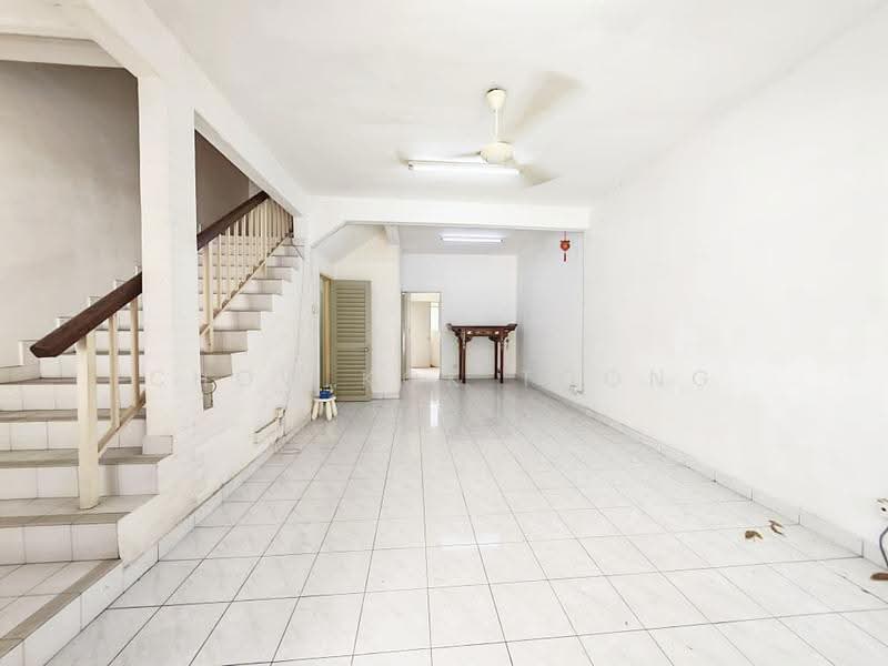 Rumah Teres 2-Tingkat untuk Dijual di Taman Putra Prima (Puchong) - Chow Kok Toong - Living Room - PropertyGuru.com.my