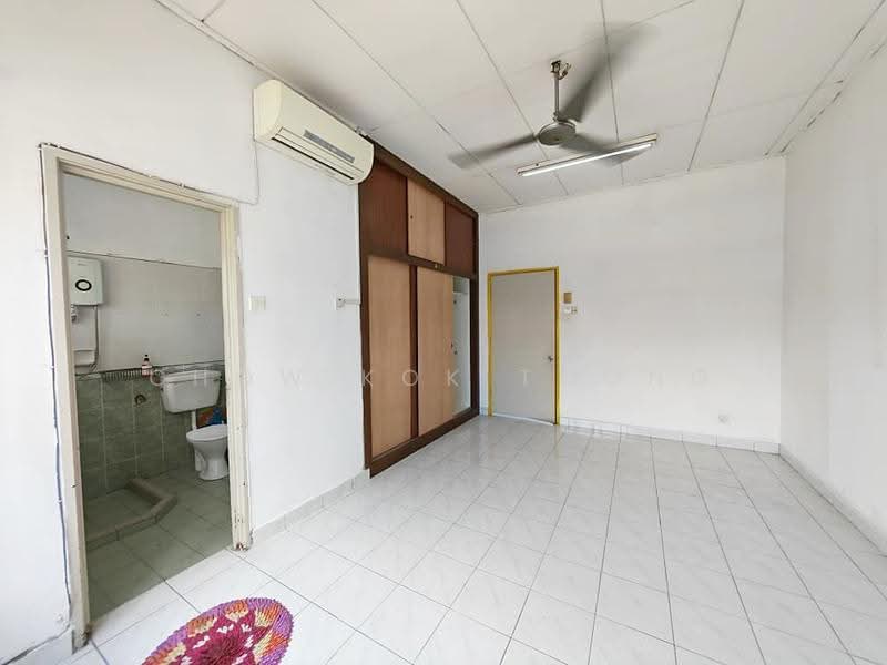 Rumah Teres 2-Tingkat untuk Dijual di Taman Putra Prima (Puchong) - Chow Kok Toong - Bathroom - PropertyGuru.com.my