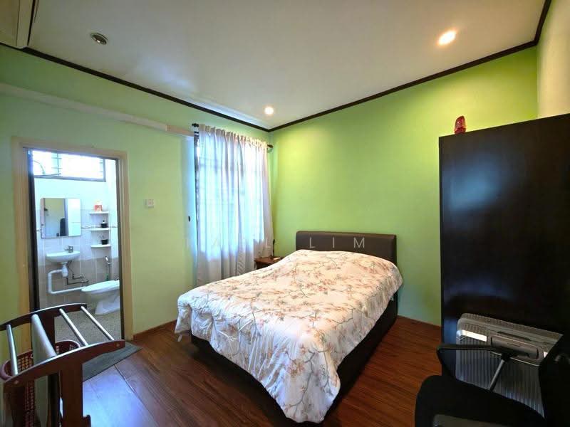2-storey Terraced House for Sale in Austin Perdana (Tebrau) - Karl Lim - Bedroom - PropertyGuru.com.my