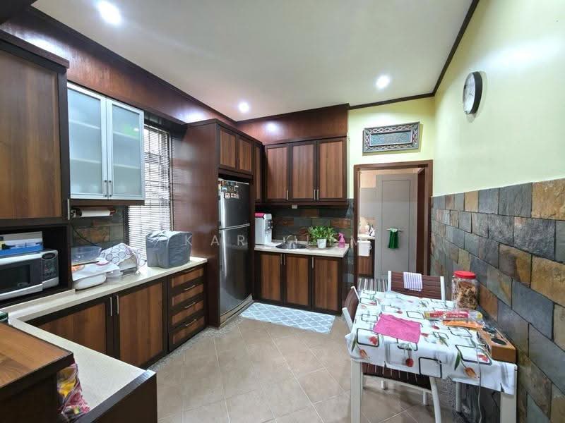 2-storey Terraced House for Sale in Austin Perdana (Tebrau) - Karl Lim - Kitchen - PropertyGuru.com.my