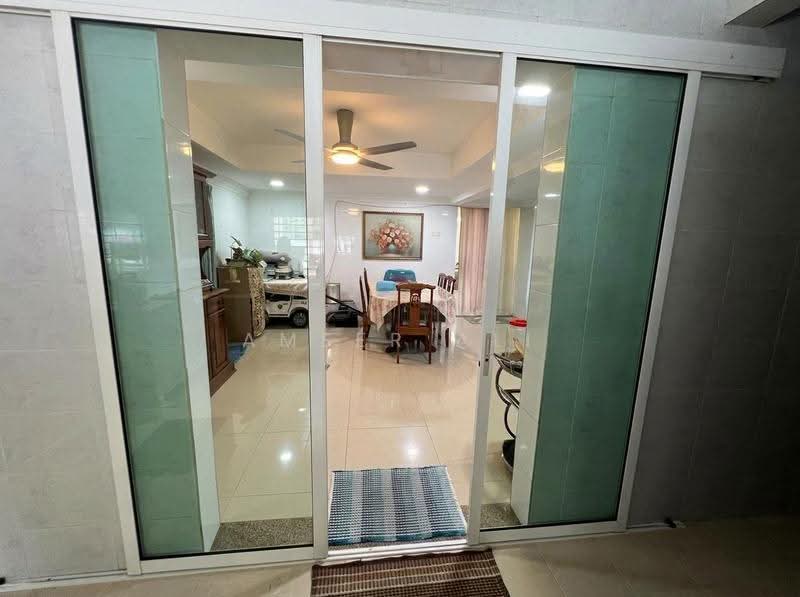 Bungalow House untuk Dijual di Seksyen 3 (Shah Alam) - Ameer Ali - Dining Room - PropertyGuru.com.my