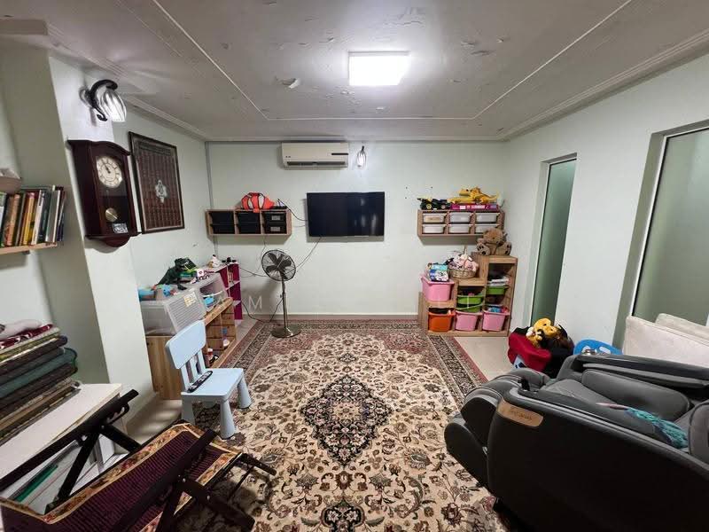 Bungalow House untuk Dijual di Seksyen 3 (Shah Alam) - Ameer Ali - Living Room - PropertyGuru.com.my