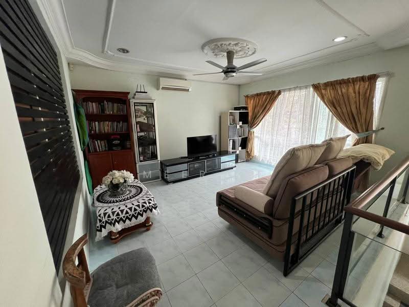 Bungalow House untuk Dijual di Seksyen 3 (Shah Alam) - Ameer Ali - Living Room - PropertyGuru.com.my
