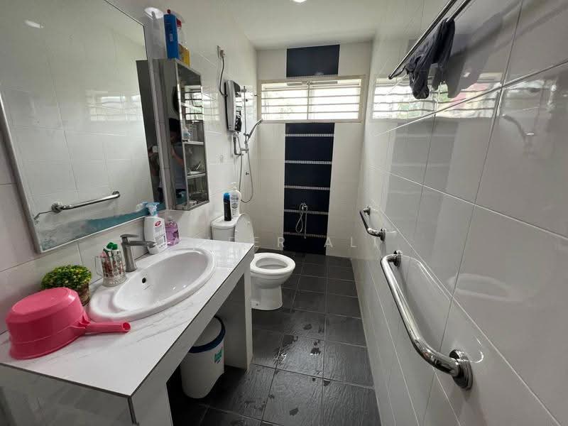 Bungalow House untuk Dijual di Seksyen 3 (Shah Alam) - Ameer Ali - Bathroom - PropertyGuru.com.my