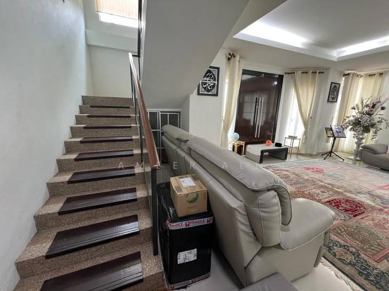 Bungalow House untuk Dijual di Seksyen 3 (Shah Alam) - Ameer Ali - Living Room - PropertyGuru.com.my