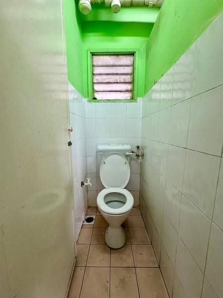 Pangsapuri untuk Dijual di Pangsapuri Bukit Baru - Norafian SMH - Bathroom - PropertyGuru.com.my