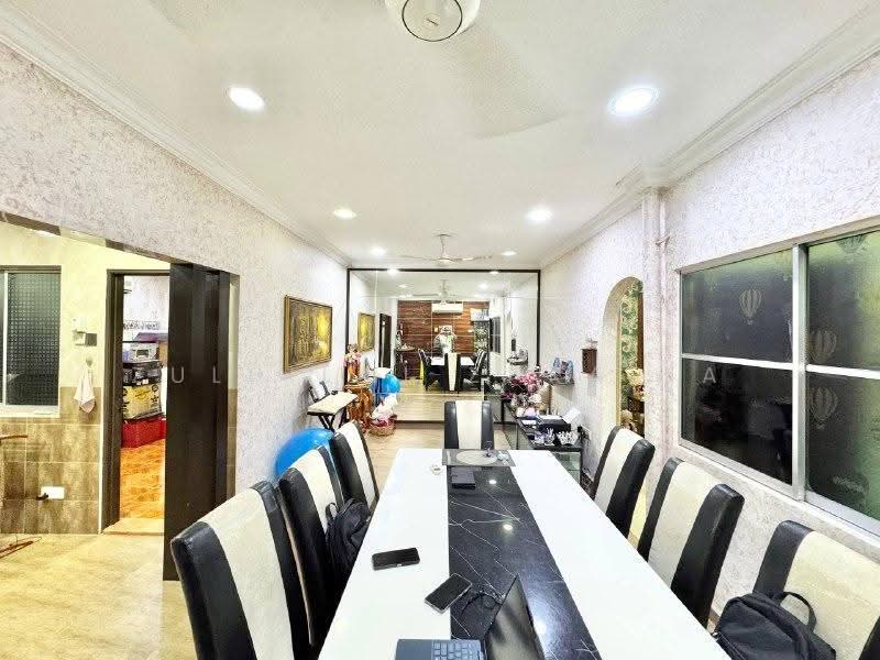 Rumah Teres 1-Tingkat untuk Dijual di Seksyen 2 (Shah Alam) - Zulhilmi Zakaria - Dining Room - PropertyGuru.com.my