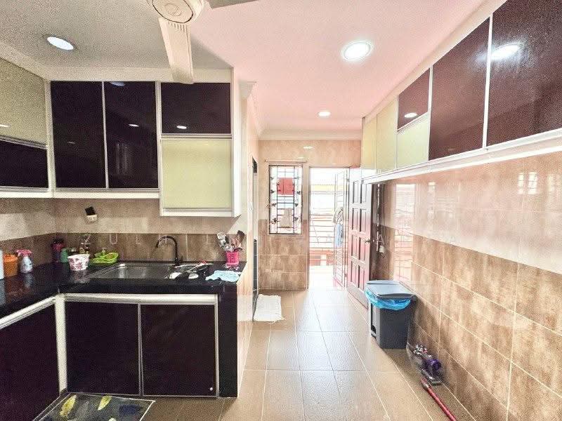 Rumah Teres 1-Tingkat untuk Dijual di Seksyen 2 (Shah Alam) - Zulhilmi Zakaria - Kitchen - PropertyGuru.com.my