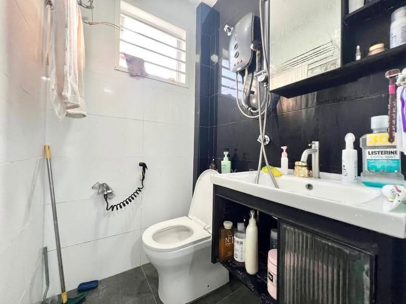 2-storey Terraced House for Sale in Taman Seri Segar (Semenyih) - Maya Myra - Bathroom - PropertyGuru.com.my