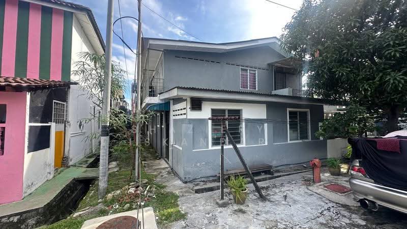 Rumah Teres 2-Tingkat untuk Dijual di Taman Cahaya (Ampang) - Shaziery Iskandar - PropertyGuru.com.my