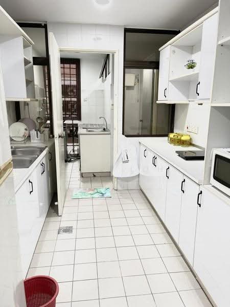 Kondominium untuk Dijual di Aloha Tower Condominium - Cora Loh - Kitchen - PropertyGuru.com.my