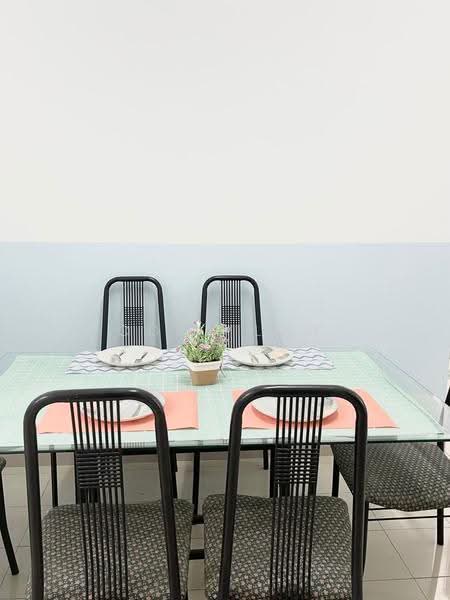 Kondominium untuk Dijual di Aloha Tower Condominium - Cora Loh - Dining Room - PropertyGuru.com.my