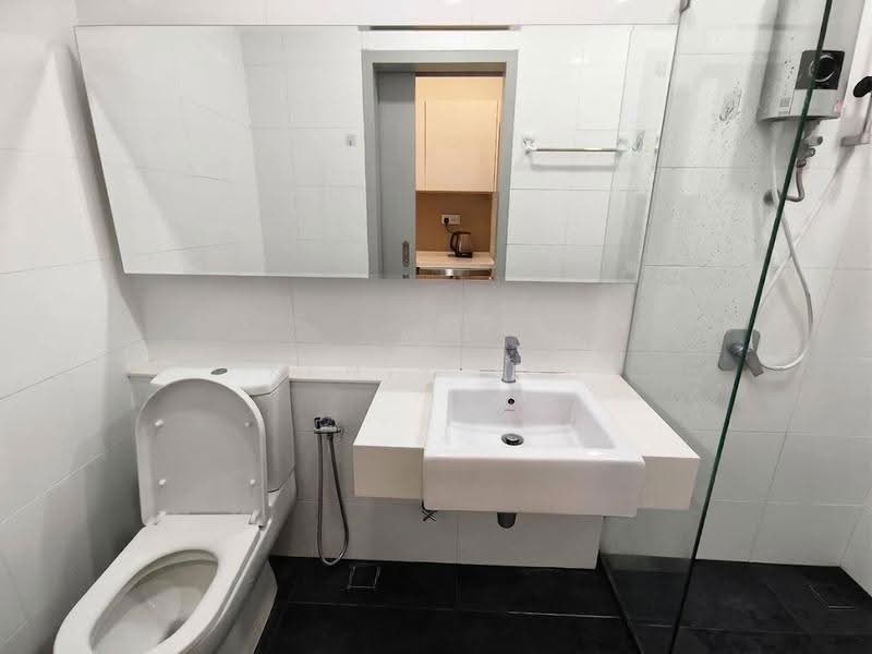 Kediaman Servis untuk Disewa di Residential Suites @ HighPark - Kenix Lee - Bathroom - PropertyGuru.com.my