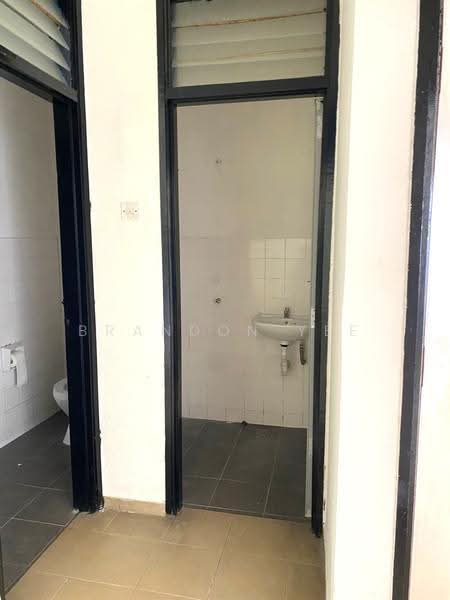 Shop for Rent in Taman Bukit Belimbing (Balakong) - Brandon Yee - Bathroom - PropertyGuru.com.my