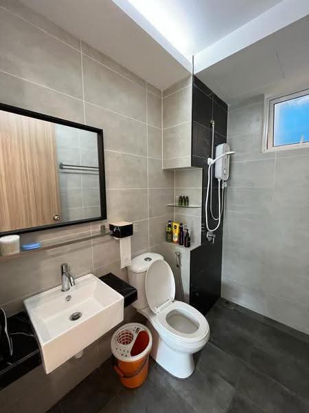 Kondominium untuk Dijual di QuayWest Residence - Jae Lee - Bathroom - PropertyGuru.com.my