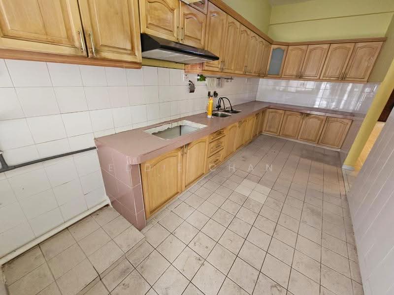 2-storey Terraced House for Sale in Ukay Perdana (Ulu Kelang) - Eddie Chan - Kitchen - PropertyGuru.com.my