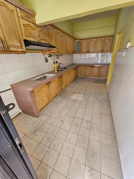 2-storey Terraced House for Sale in Ukay Perdana (Ulu Kelang) - Eddie Chan - Kitchen - PropertyGuru.com.my