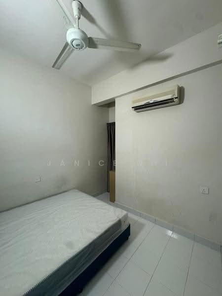 Pangsapuri untuk Disewa di University Place (Plaza Ivory) - Janice Ooi - Bedroom - PropertyGuru.com.my
