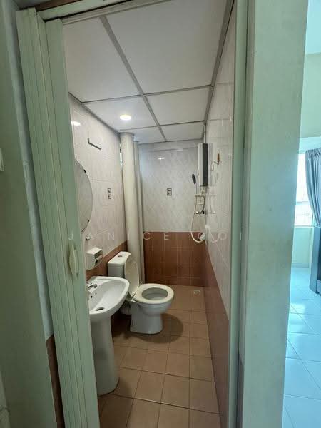 Pangsapuri untuk Disewa di University Place (Plaza Ivory) - Janice Ooi - Bathroom - PropertyGuru.com.my
