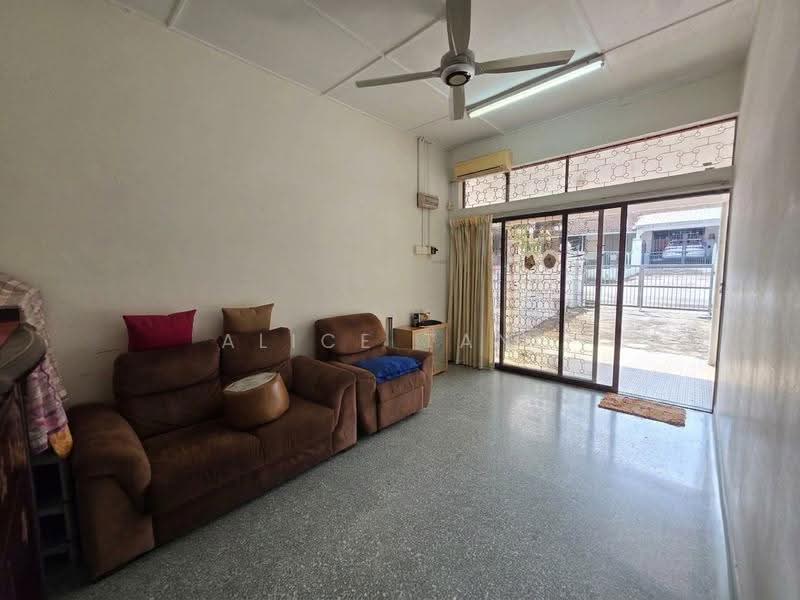 Rumah Teres 1-Tingkat untuk Dijual di Taman Salak Selatan (Salak South) - Alice Tang - PropertyGuru.com.my