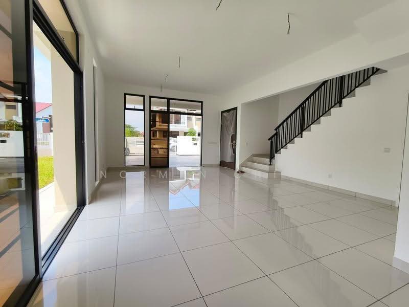 2-storey Terraced House for Sale in Sepang (Selangor) - Norman Chin - Living Room - PropertyGuru.com.my