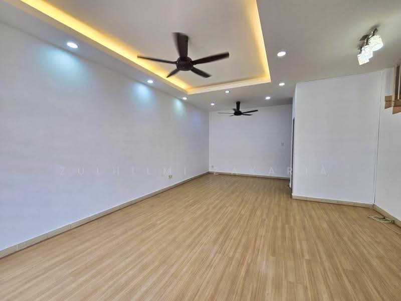 Rumah Teres 2-Tingkat untuk Dijual di Dengkil (Selangor) - Zulhilmi Zakaria - Living Room - PropertyGuru.com.my