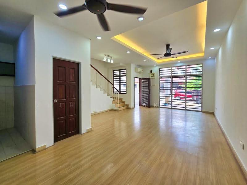 Rumah Teres 2-Tingkat untuk Dijual di Dengkil (Selangor) - Zulhilmi Zakaria - Living Room - PropertyGuru.com.my