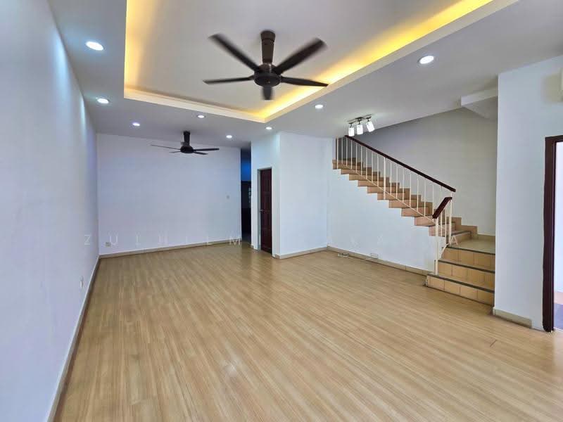 Rumah Teres 2-Tingkat untuk Dijual di Dengkil (Selangor) - Zulhilmi Zakaria - Living Room - PropertyGuru.com.my