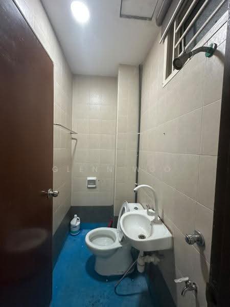 Pangsapuri untuk Dijual di Bukit Chagar (Pine View) - Glenn Woo - Bathroom - PropertyGuru.com.my