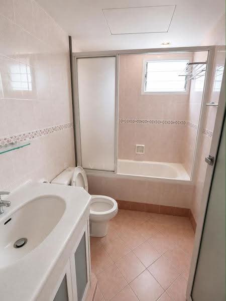 Condominium for Rent at Gurney Park Condominium - Kelvin Lim - Bathroom - PropertyGuru.com.my