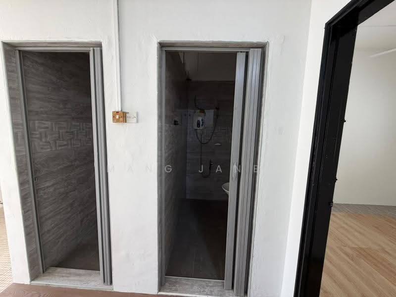 1-storey Terraced House for Sale in Taman Daya (Johor Bahru) - Mang Janet - Bathroom - PropertyGuru.com.my
