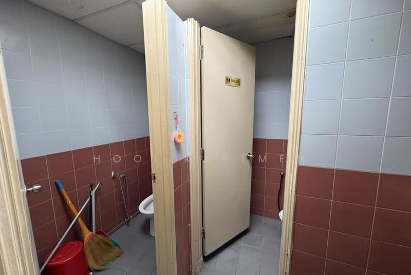 Shop / Office for Rent in KL City Centre (Kuala Lumpur) - Hooi Karlmen - Bathroom - PropertyGuru.com.my