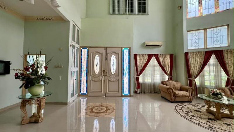 Bungalow House for Rent in Kota Damansara (Selangor) - Terence Wee - Entrance - PropertyGuru.com.my