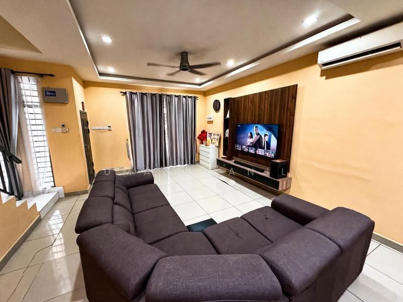 2-storey Terraced House for Sale in Taman Kempas Indah (Tebrau) - UMAIR ZANIL - Living Room - PropertyGuru.com.my