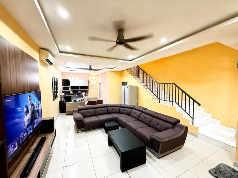 2-storey Terraced House for Sale in Taman Kempas Indah (Tebrau) - UMAIR ZANIL - Living Room - PropertyGuru.com.my