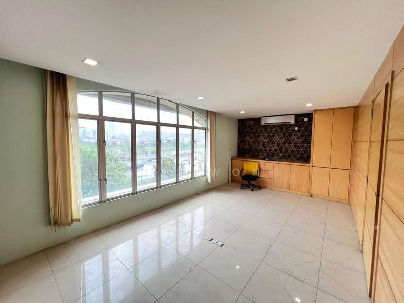 Shop for Sale in TAMAN PUCHONG UTAMA (Puchong) - Felix Wong - Interior - PropertyGuru.com.my