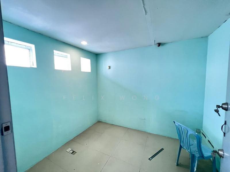 Shop for Sale in TAMAN PUCHONG UTAMA (Puchong) - Felix Wong - Interior - PropertyGuru.com.my