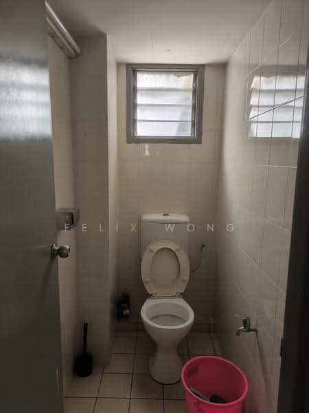 Shop for Sale in TAMAN PUCHONG UTAMA (Puchong) - Felix Wong - Bathroom - PropertyGuru.com.my