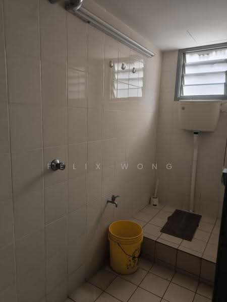 Shop for Sale in TAMAN PUCHONG UTAMA (Puchong) - Felix Wong - Bathroom - PropertyGuru.com.my