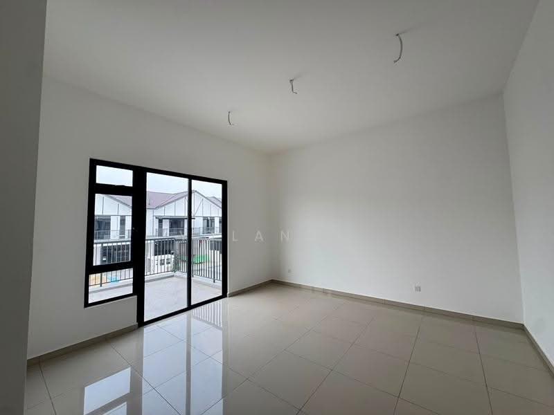 Rumah Teres 2-Tingkat untuk Dijual di Taman Ekoflora (Johor Bahru) - Yoland . - Balcony - PropertyGuru.com.my