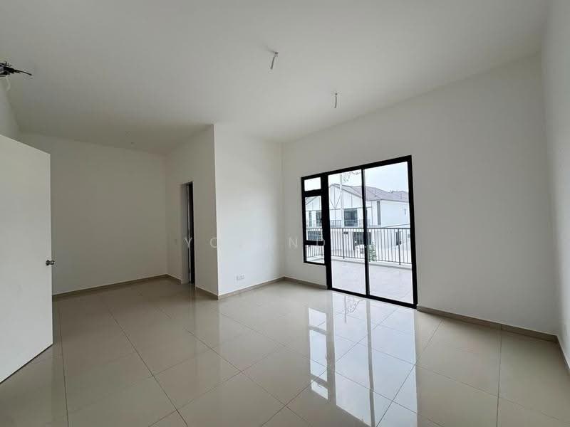 Rumah Teres 2-Tingkat untuk Dijual di Taman Ekoflora (Johor Bahru) - Yoland . - Balcony - PropertyGuru.com.my